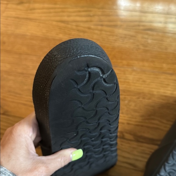 Black Birkenstock Slide Sandals - Picture 4 of 8